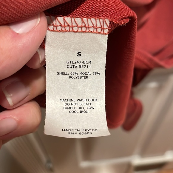 NWT -  Soft rust Green Envelope brand women’s top, size small. - Picture 5 of 5